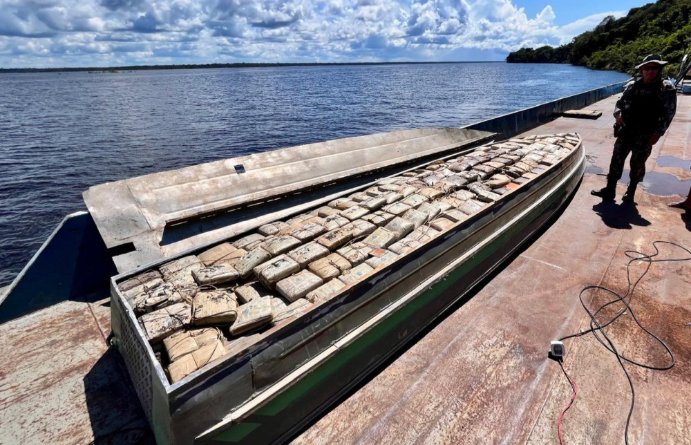 PM apreende mais de 260 kg de drogas escondidas em casco de embarcação no Amazonas