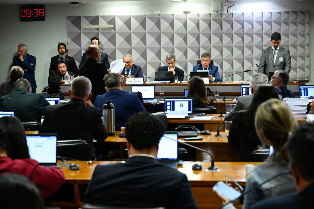 CPMI do INSS rejeita relatório de Alfredo Gaspar por 19 votos a 12