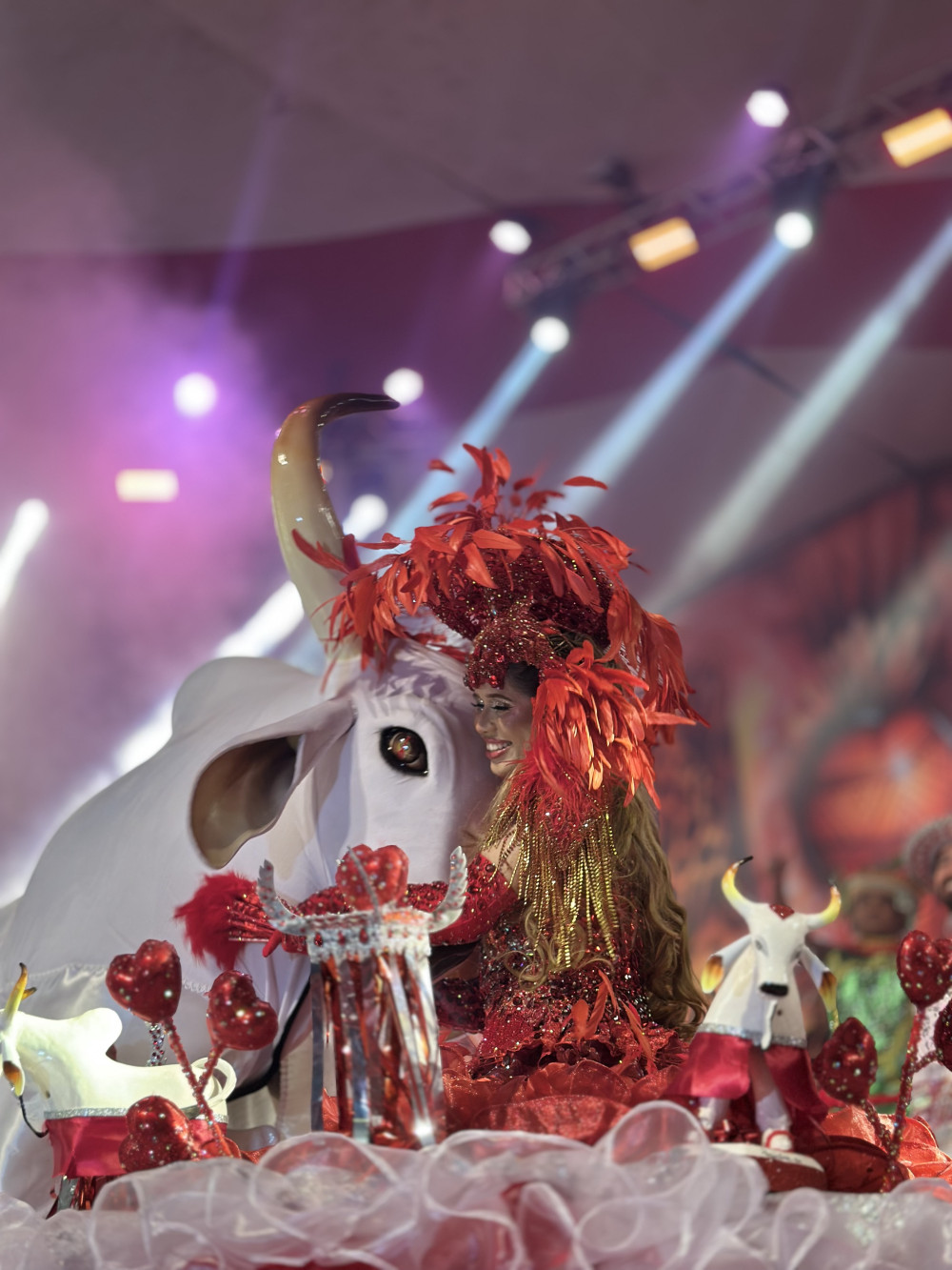 Garantido confirma Raíra Lins como nova Sinhazinha da Fazenda