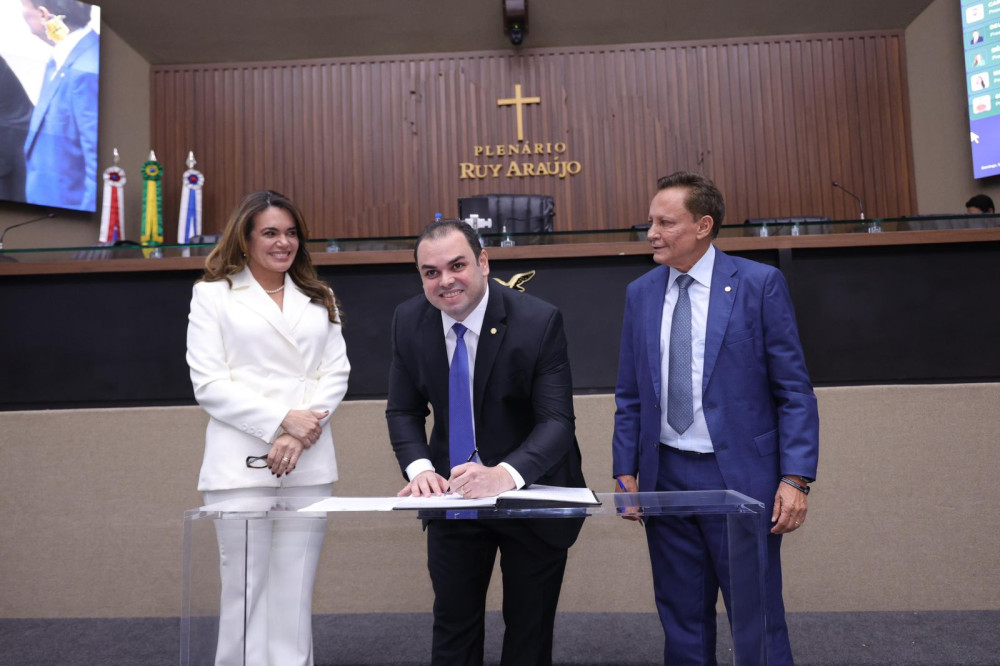 Roberto Cidade assume Governo do Amazonas e conduz gestão interina após renúncias