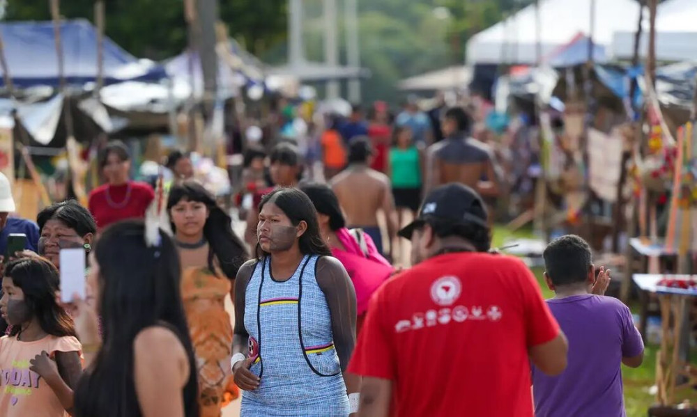 Indígenas marcham em Brasília e cobram veto à exploração de petróleo em territórios