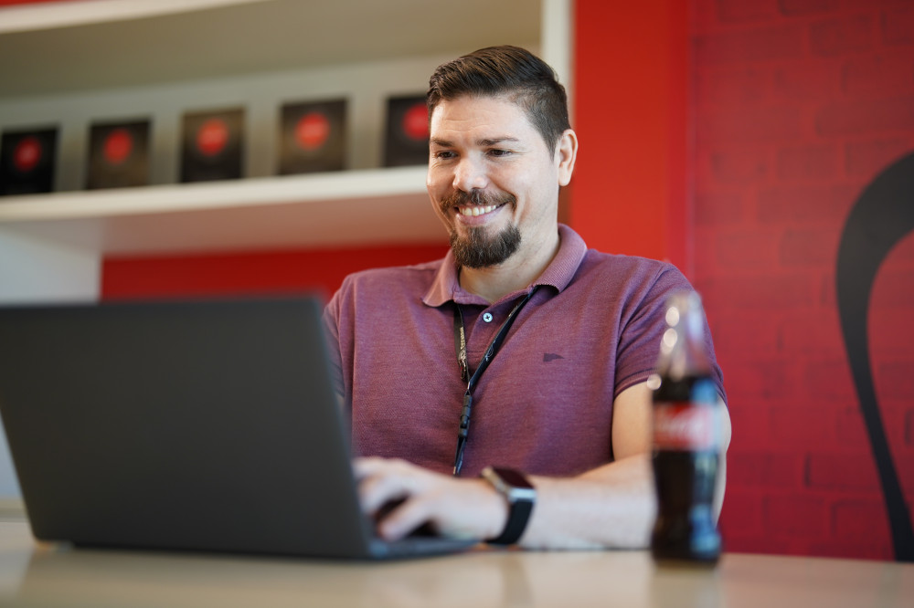 Solar Coca-Cola lança “vale-educação” para qualificar colaboradores e acelerar carreiras
