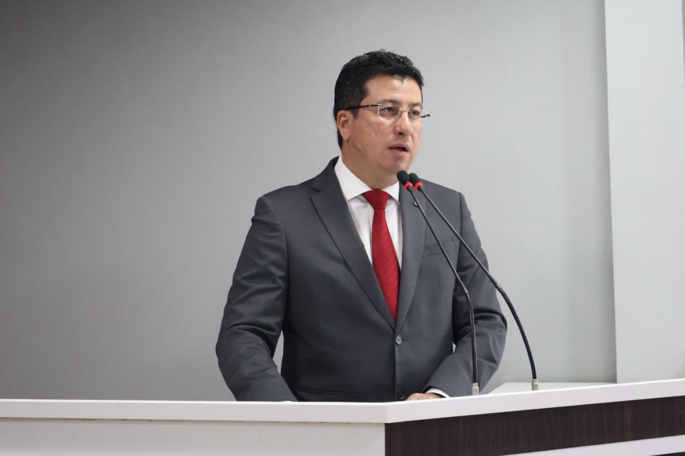 Vereador Fábio Cardoso cobra viatura própria para o IML de Parintins e aponta falhas no atendimento