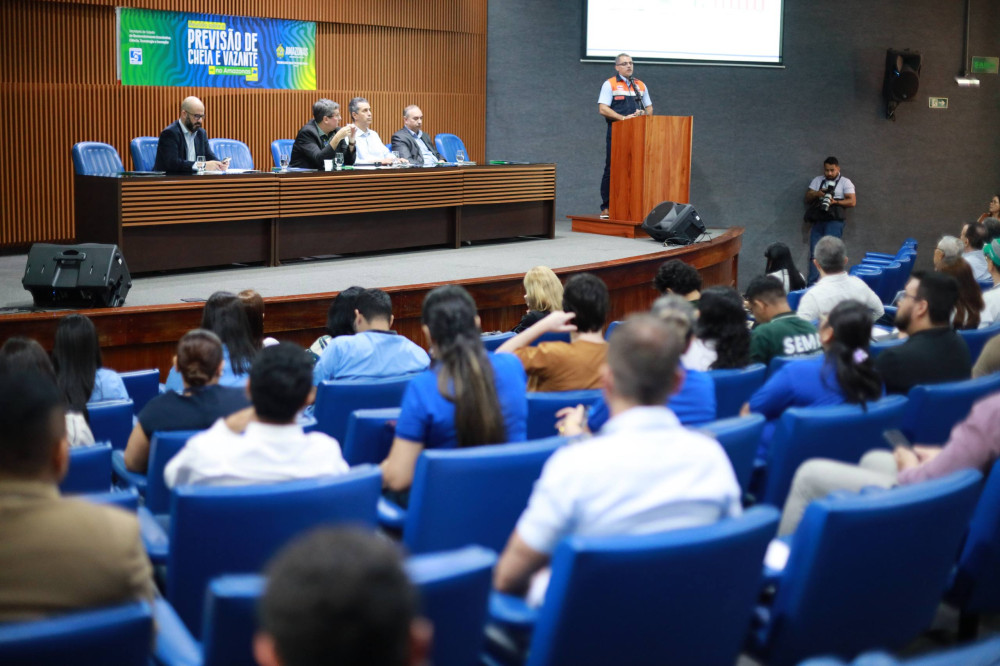 Governo reúne setor produtivo e alerta para seca severa no Amazonas em 2026